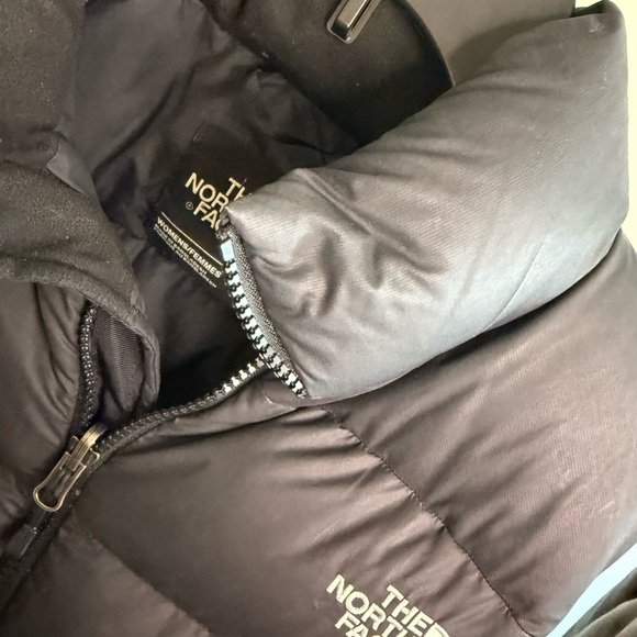 The North Face Black Puffer Vest - Picture 6 of 6